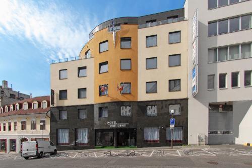President Hotel Bratislava Esterno foto