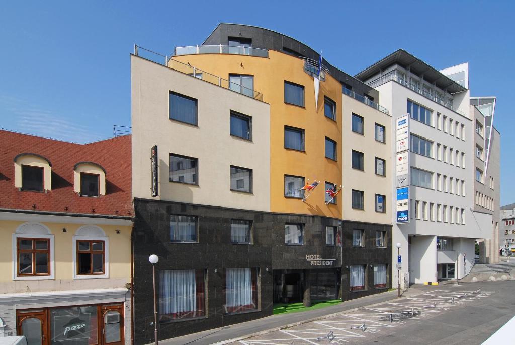 President Hotel Bratislava Esterno foto